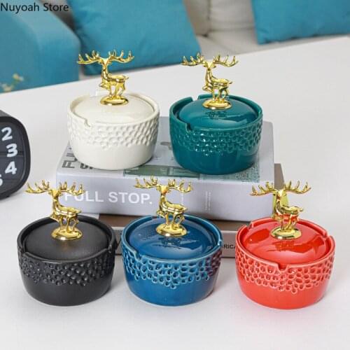 European Style Golden Deer Ceramic Ashtray with Lid Anti Fly Ash Ashtray Creative Storage Box Home Living Room Decoration