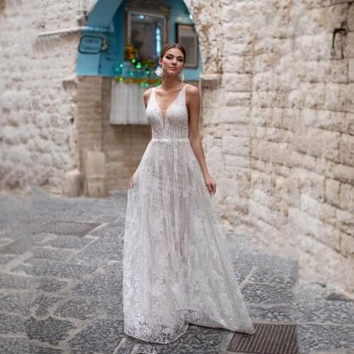 Vintage Lace Wedding Dress V-Neck Open Back Sleeveless Tulle Bride Gowns Floor Length Princess Ivory Robe De Mariee Custom-made