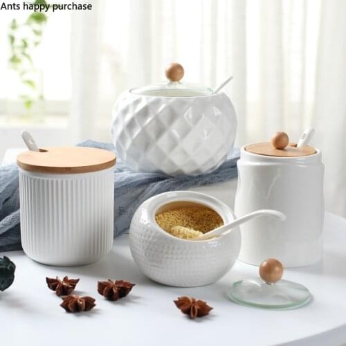 Single Pot Single Tank Ceramic Seasoning Jar Salt Shaker Oiler Kitchen Supplies Chinese Household Seasoning Box with Spoon Lid