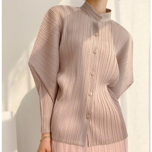 Shopkeeper recommends 20 autumn spring Ins wind Miyake pleated retro trend stand collar personality show thin quality shirt