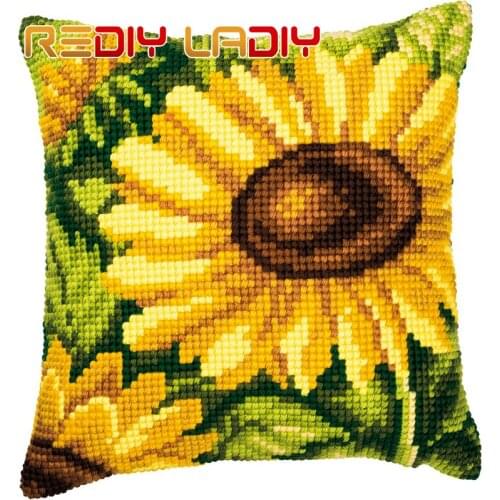 Cross Stitch Cushion Poppy Bouquet Make Your Own Pillow DIY Chunky Cross Stitch Kits Pre-Printed Canvas Acrylic Yarn Pillow Case