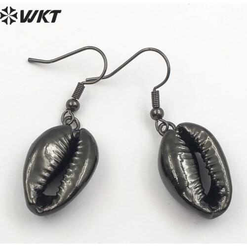 WT-E464 Wholesale New original design earrings natural cowrie shell with Black and color shell earrings for women gift