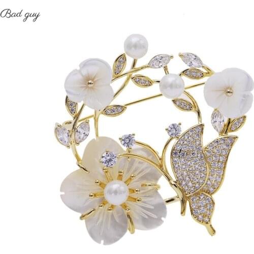 Natural Pearl Brooch AAA Zicon Pin for Womens Butterfly Garland Shape Brooches Clothes Scarf Buckle Garment Accessories Gifts