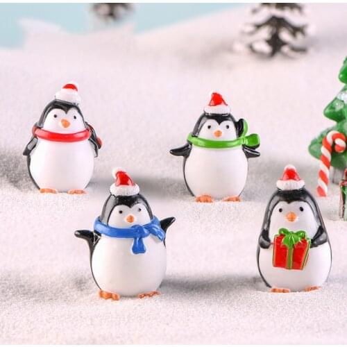 35mm X 28mm, 1 PieceResin Ornaments Decorations Multicolor Penguin Animal Christmas Gift Box Penguin With Red Blue Green Scarf