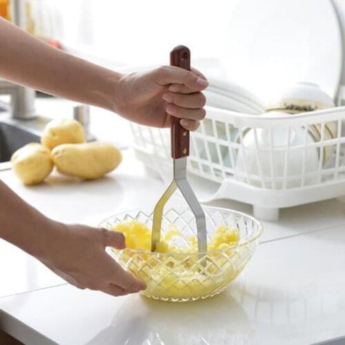 Kitchen Supply Potato Masher Potato Press Tool Potatoes Crusher with Wood Handle Kitchen Accessories High Quality