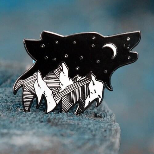 Night Sky Howling Wolf Mountain Landscape Brooch Pins Enamel Metal Badges Lapel Pin Brooches Jackets Fashion Jewelry Accessories
