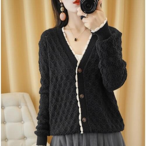 2021 spring and autumn new hollow cardigan womens V Korean loose and lazy style outer knitted jacket