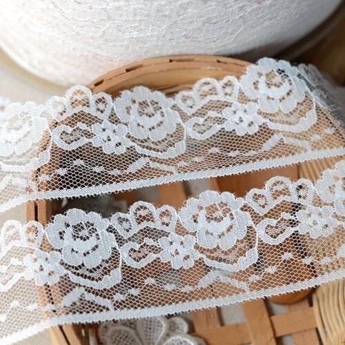 Hot sale Her dress lace 4.5 cm wide cream-colored fine corolla rose lace H4502