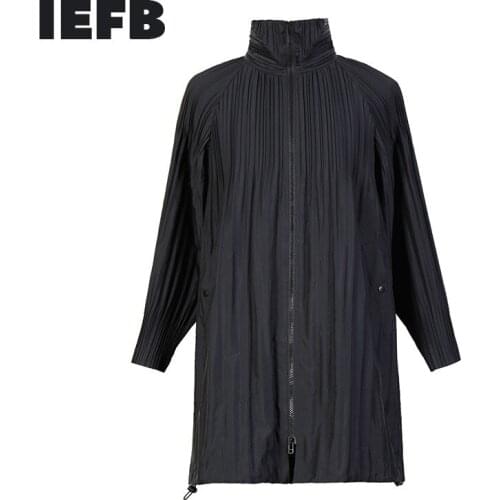 IEFB Mens Fashion Trend England Style Loose Fit Causal Windbreak 2021 Spring Autumn New Mid Length Pleated Trend Coat 9D0022