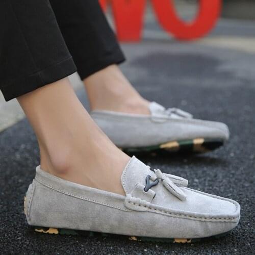 Designer Shoes Men fashion Flats Zapatos De Hombre Slip-On Suede Leather Casual Male Shoes Driving tassel Moccasins Soft Loafers