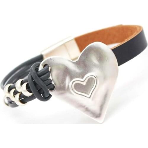2021 Women Herat Multilevel LOVE Leather Rope Bracelet & Bangles Magnet Buckle Bracelet For Women Elegant Design Jewelry Gifts
