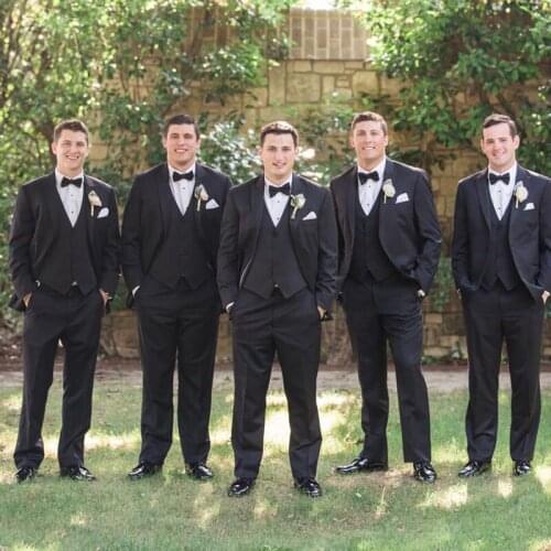 Classic Black Groomsmen Suits Slim Fit Tuxedo For wedding 3 Pieces Plus Size Prom Business Blazer For Wedding Party