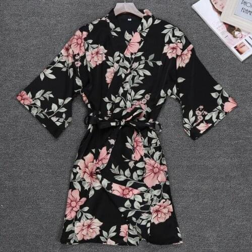 New Arrival floral print sexy womens kimono bathrobes fashion 2018 new design half-sleeve beautiful satin robes nightwear HOT