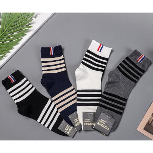 2021 New Woman Hip Hop Street Wear Socks 5 Pairs/lot Happy Socks Women Bear Print Socks Harajuku Skateboard Female cotton Socks