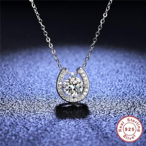 Geoki 925 Sterling Silver Passed Diamond Test Perfect Cut 1 ct D Color VVS1 Moissanite Horseshoe Pendant Necklace Women Jewelry