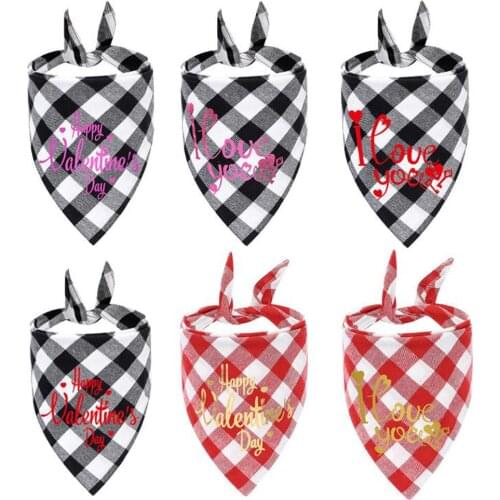 Valentines Day Dog Bandana Plaid Love Heart Dog Accessories For Large Dog Scarf Labrador Doberman Bibs Cute Pet Dog Triangle
