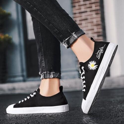 Spring Summer Breathable Canvas Shoes Mens White Canvas Shoes Casual Men Sapatenis Masculino Adulto Mens 2018 Summer