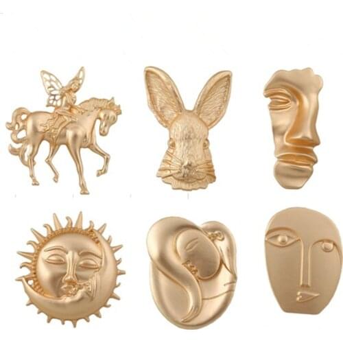 FFLACELL 2020 New Vintage Fashion Metal Golden Abstract Face Horse Rabbit Sun Moon Brooch for Women Girls Gift Party Bijoux