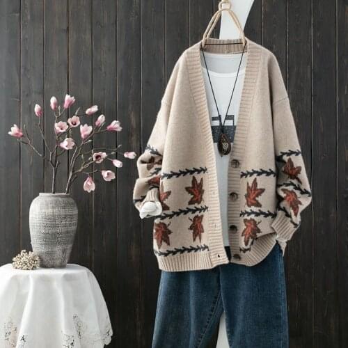 V-neck knitted cardigan womens autumn and winter 2021 new retro embroidery jacquard loose casual long-sleeved sweater