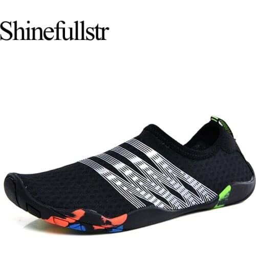 Slip On Men Sneakers Aqua Water Shoes For Swimming Watersport Swim Beach Fishing Shoe Mens Barefoot Diving Surf Yoga Aquashoes