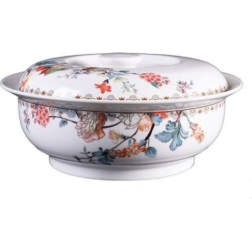 Round ceramic soup pot with cover