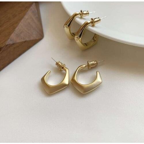 Hot selling fashion earrings 2021 new trendy high-end simple small C earrings female sterling silver small earrings explosion