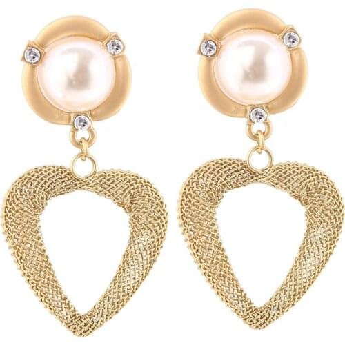 2021 Sale Heart Oorbellen Aretes Brincos The New Korean Lovely Hollow Out Love Earrings Pearl Inlaid Metal Thin Pendant Jewelry