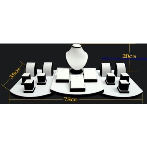 Classic black and white color matching jewellery props vertical pendant separate half-length portrait frame necklace organizer