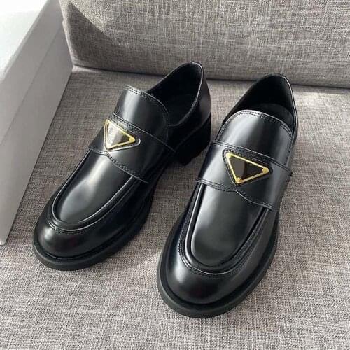 Womens Shoes New Fashion Shoes Genuine Leather Casual Loafers Black Classic Ladies Shoes For Spring Luxury Designer Shoes