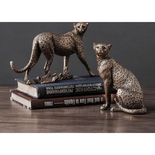 WU CHEN LONG Retro Leopard Art Sculpture Cheetah Statue Luxurious Animal Ornaments Resin Craft European Home Decoration R4455