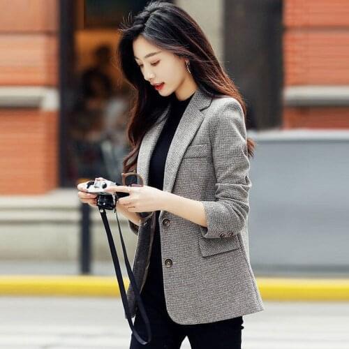 Women 2021 Spring Fashion Striped Blazers Coat Vintage Long Sleeve Female Slim High Quality Office Lady Blazer Outwear X2