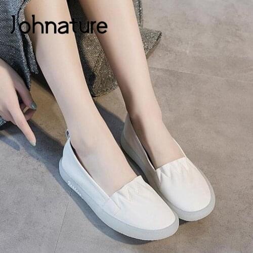 Johnature Flats Women Shoes Autumn 2020 New Genuine Leather Pleated Round Toe Casual Loafers Handmade Shallow Ladies Shoes