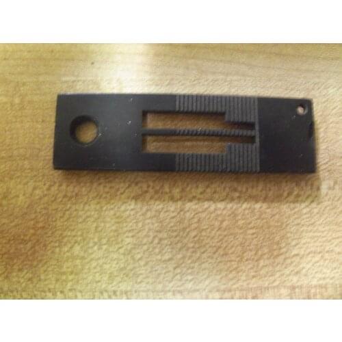 SINGER NEEDLE PLATE INDUSTRIAL DOUBLE NEEDLE MODEL 112W 212G Pt # 223884 1/4"