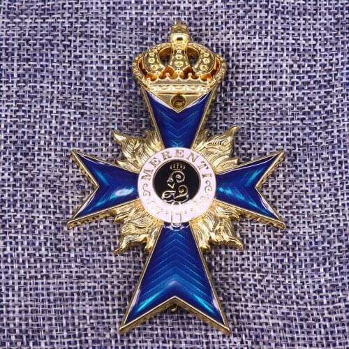 WWI German Bavarian Merit Cross 1866 Merenti Swords Meal Metal Pin