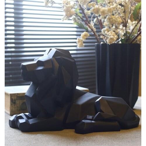 Lion Sculpture Handmade Resin African Wild Animal Predator Statue Ornament
