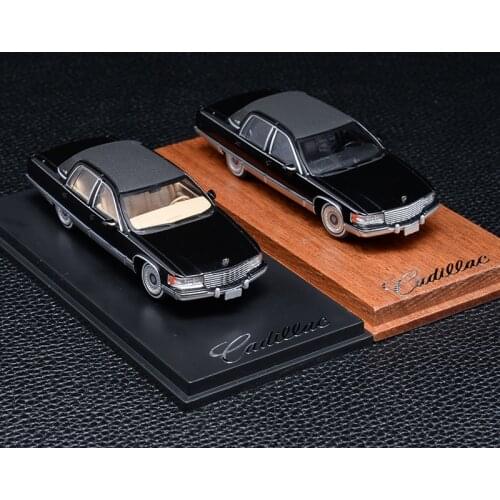 GOC 1:64 Cadillac Wood Steering Wheel Linkage Four-wheel Shock Absorber Collector Edition Metal Diecast Model Toy Gift
