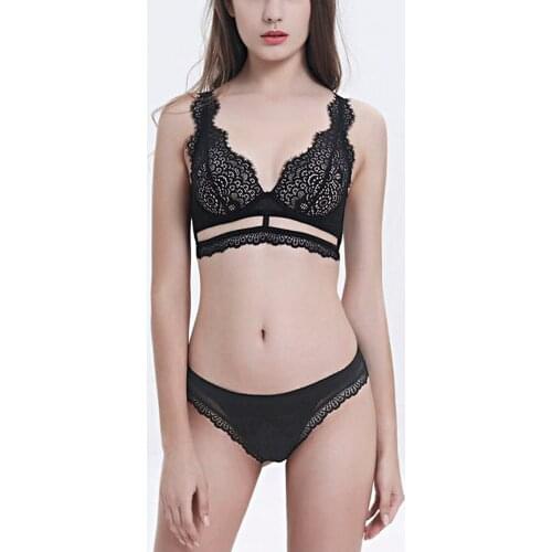 New Top Black Bra and Panties Set Thin Cotton Brassiere Embroider Lingerie set Lace Bra Women Sexy Underwear Set Deep V Gather