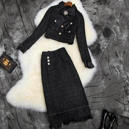 Autumn 2019 new European and American womens wear Long sleeve studded bow coat skirts Fashionable bright silk tweed suit
