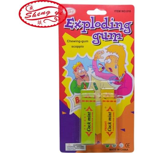 SHENGYI 2Pcs Snappy Chewing Gum Funny Gadgets Soft Pvc Plastic Cockroach Insect Simulated Chewing Gum Children Scary Tricky Toys