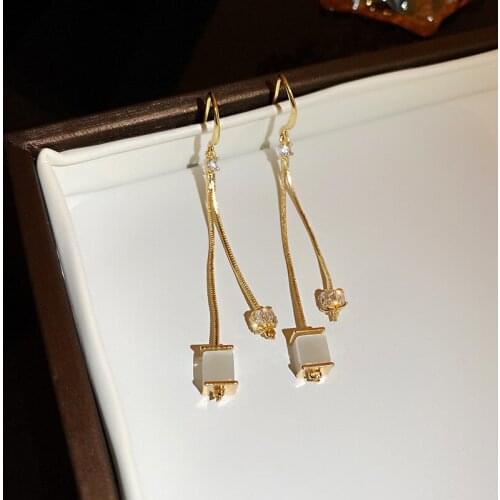 Korean Fashion Small Square Acrylic Pendant Dangle Earrings for Women Simple Geometric Gold Color Hook Earrings Jewelry 2021 New