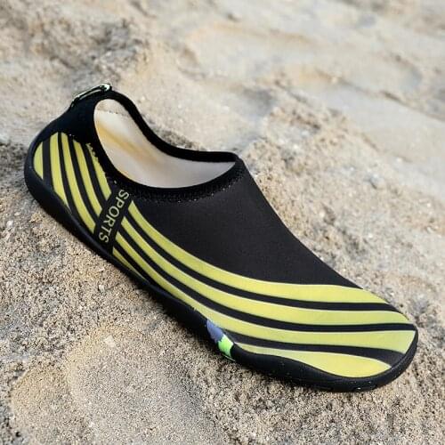 New swimming shoes beach shoes wading shoes men and women wading shoes diving boots non-slip socks shoes outdoor water shoes