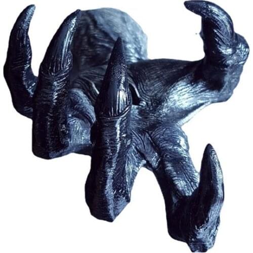 Halloween Home Decoration Props Resin Ornaments Witch Hand Demon Claw Wall Pendant Resin Crafts 23*15*12Cm