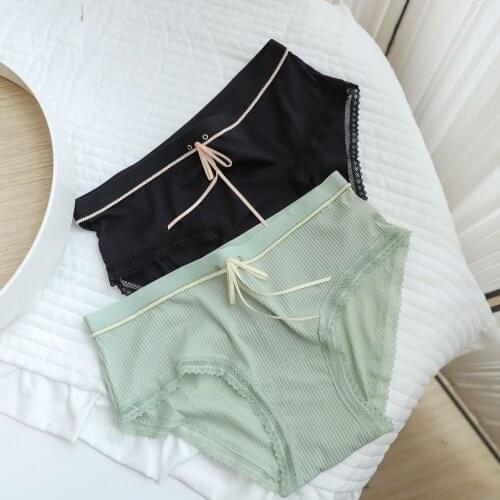 Striped Silky Sweet Seamless Panties women Japanese young girl Soft ice silk Mid-Rise Panties lingerie women N8011