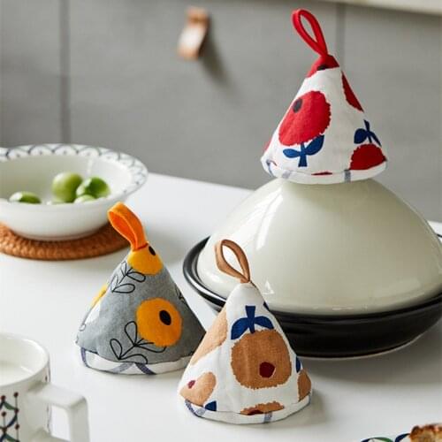 Heat insulation pot cover kitchen casserole cone triangle protective jacket can hang soup pot cover cloth glove clip
