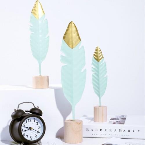 Golden Banana Leaf Miniature Figurines Iron Art Feather Shape Ornaments Living Room Bedroom Cabinet Desk Decoration Handicrafts