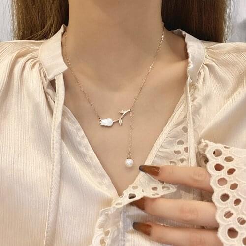 Titanium steel tulip flower necklace female Korean design pearl clavicle chain temperament niche simple pendant