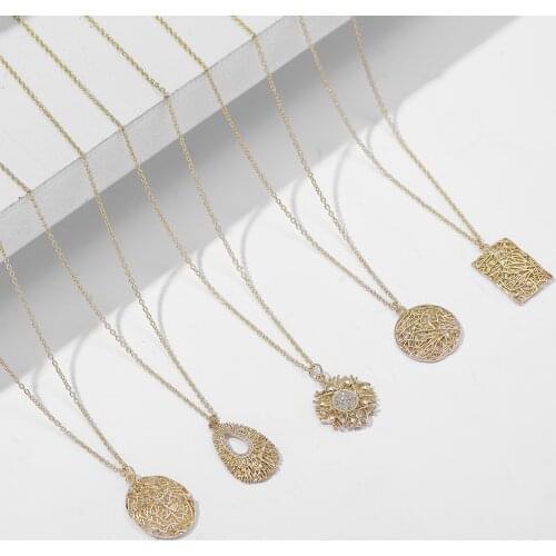 Minimalist Gold Color Hollow Geometric Round Pendants Necklace for Women Fashion Crystal Necklace Unique Design Korea Jewelry