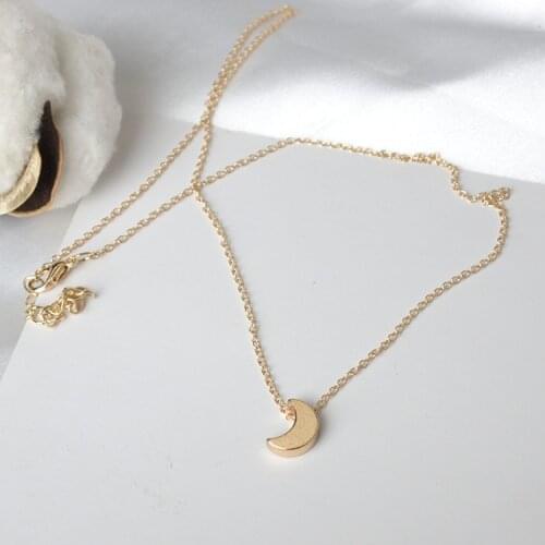 Cheap Marketing 2020 New Fashion Pendant Necklace Simple Gold Moon Lady Necklace Wholesale Necklace Sale Meditation