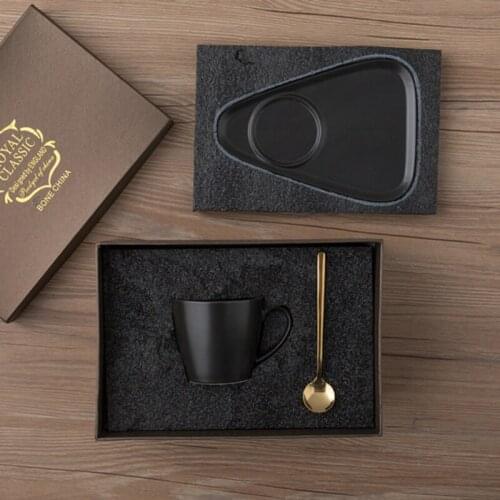 Creative European Ceramic Coffee Cups and Saucer Sets Luxury Coffee Mug Taza Personalizada Travel Mug Tea Cup Set Couple Gift 50