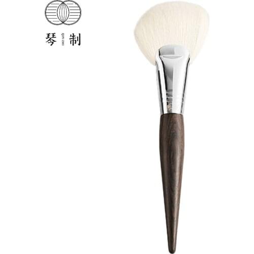 QINZHI Professional Handmade Make Up Brush G086 Angled Fan Shape Contour Brush Soft Saikoho Goat Hair Makeup Brushes